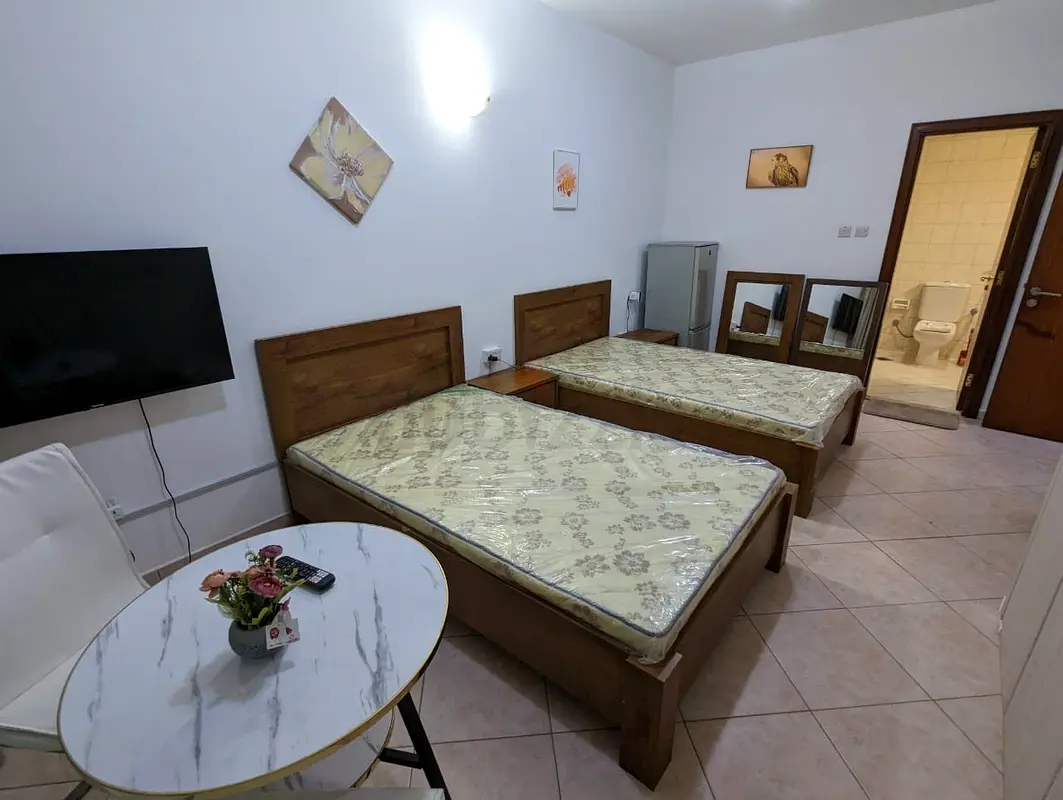 Apartment/Flat for Rent SPACIOUS and clean room in best location next