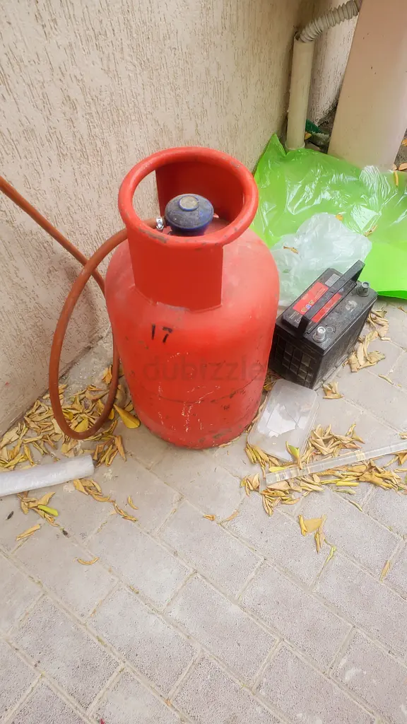 gas cylinder with accessories