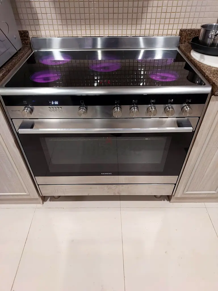 Latest Model SIEMENS IQ700 Electric Ceramic Cooking Stove