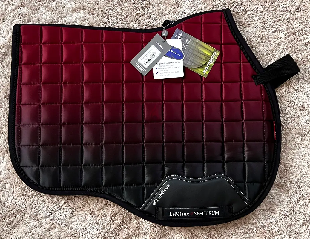 Le Mieux Spectrum Mulberry Saddle pad.