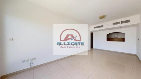 Well Maintained 1 Bedroom For Sale With Big Balcony