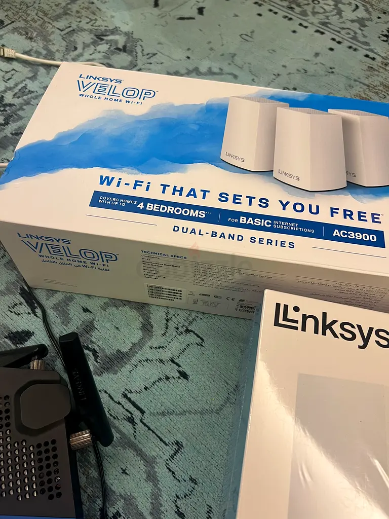 5 Linksys Mash Routers plus 1 Linksys Flash Router