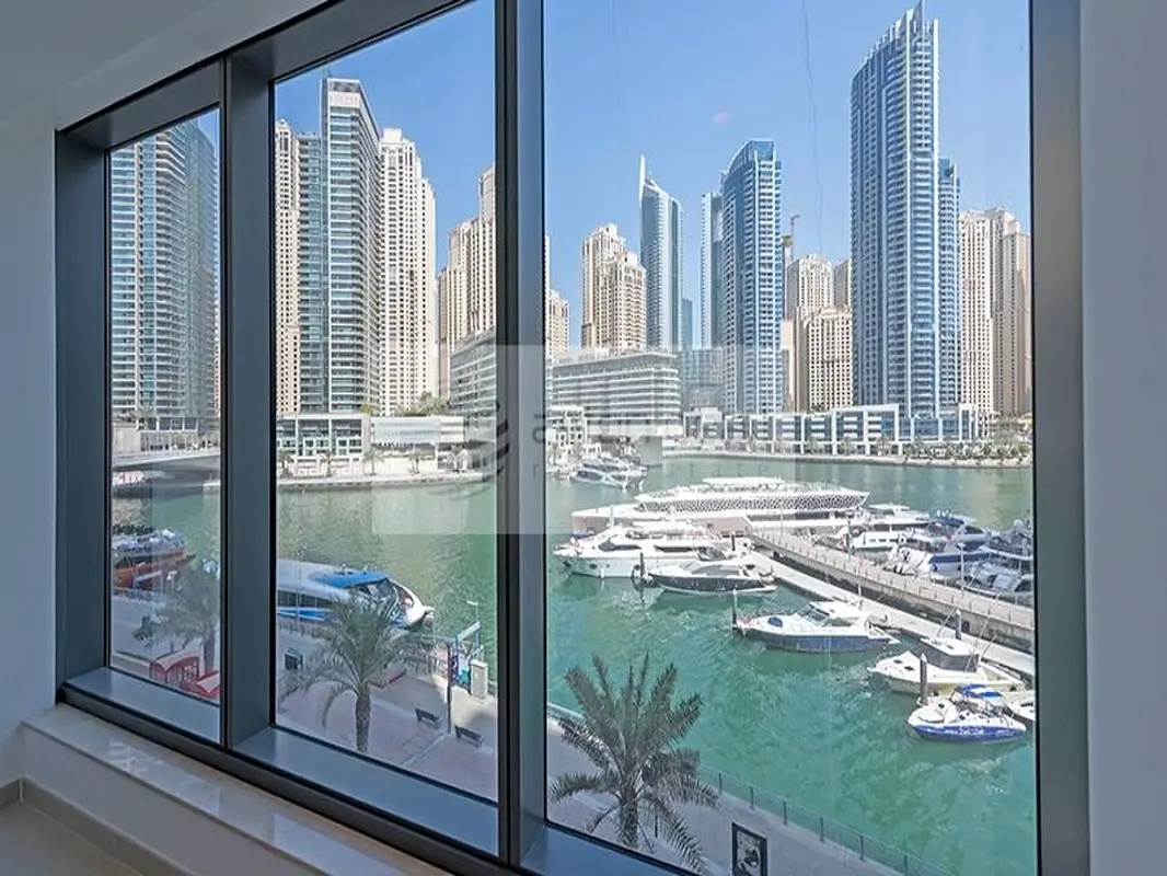 Apartment 1BR Full Marina View Near Marina Mall Low Floor