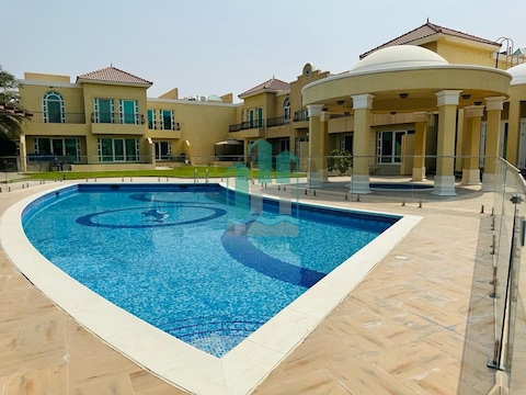 Fully Renovated 4 Bedroom Compound Villa With Shared Swimming Pool - Al Barsha