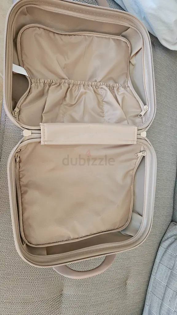 Travel beauty case
