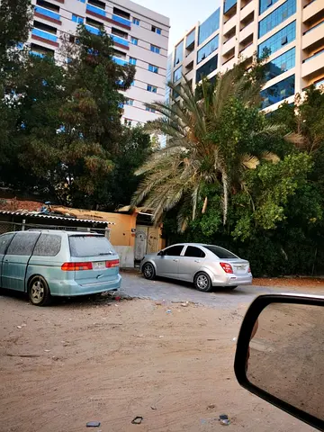 Chance Deal Commerical Old Villa 2nd Plot Hamidiya Main Road G+6 Approved