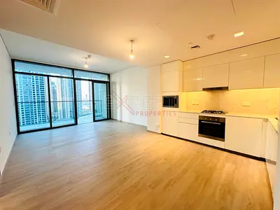 High Floor | Balcony | Road View | Big Layout | Natural Lights