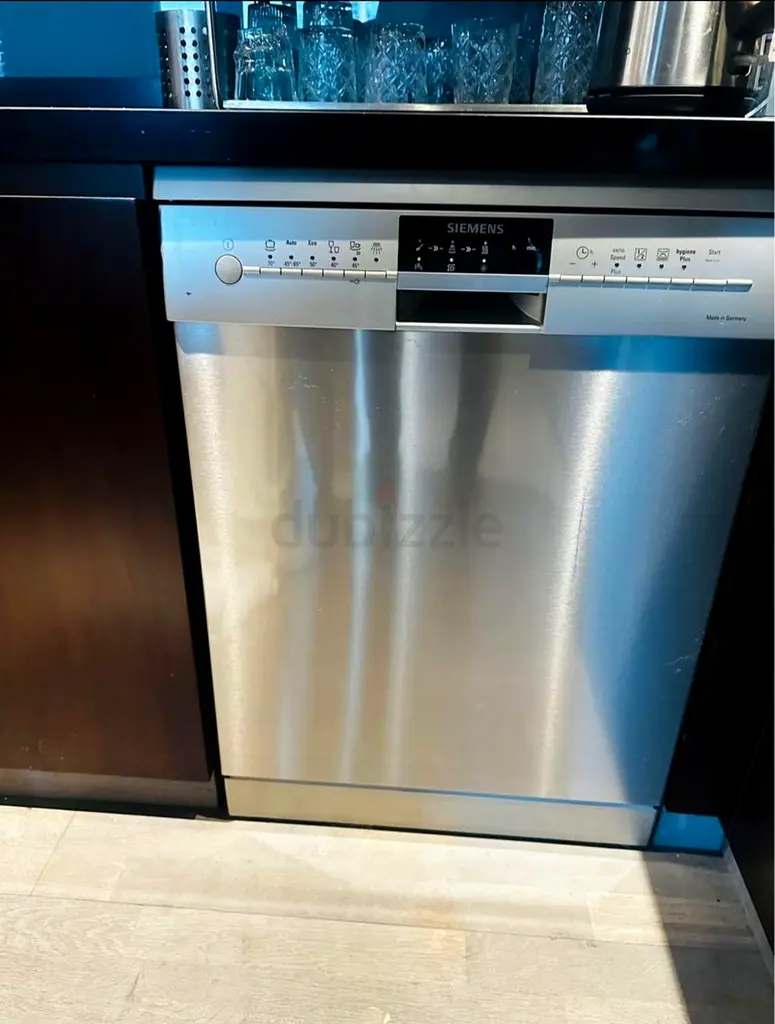 SIEMENS Germany made 3 Racks Dishwasher size 60cm