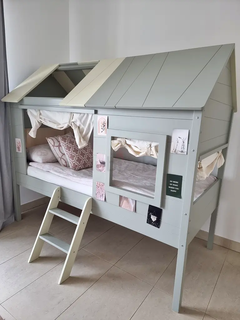 Single Bed with mattress included