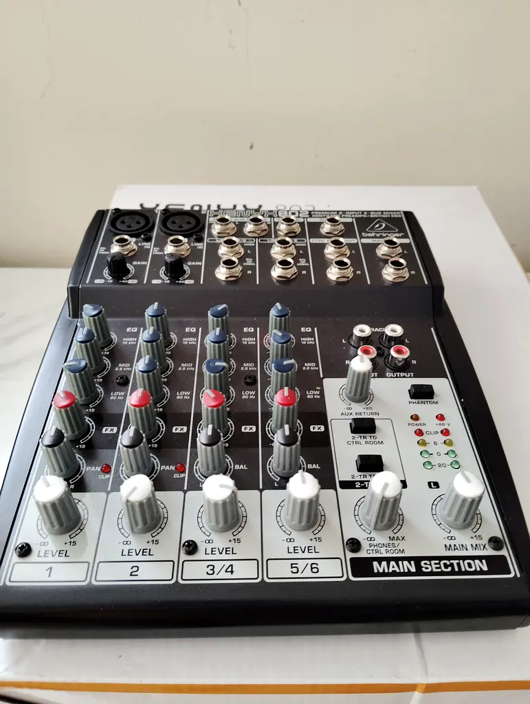 Behringer mixer