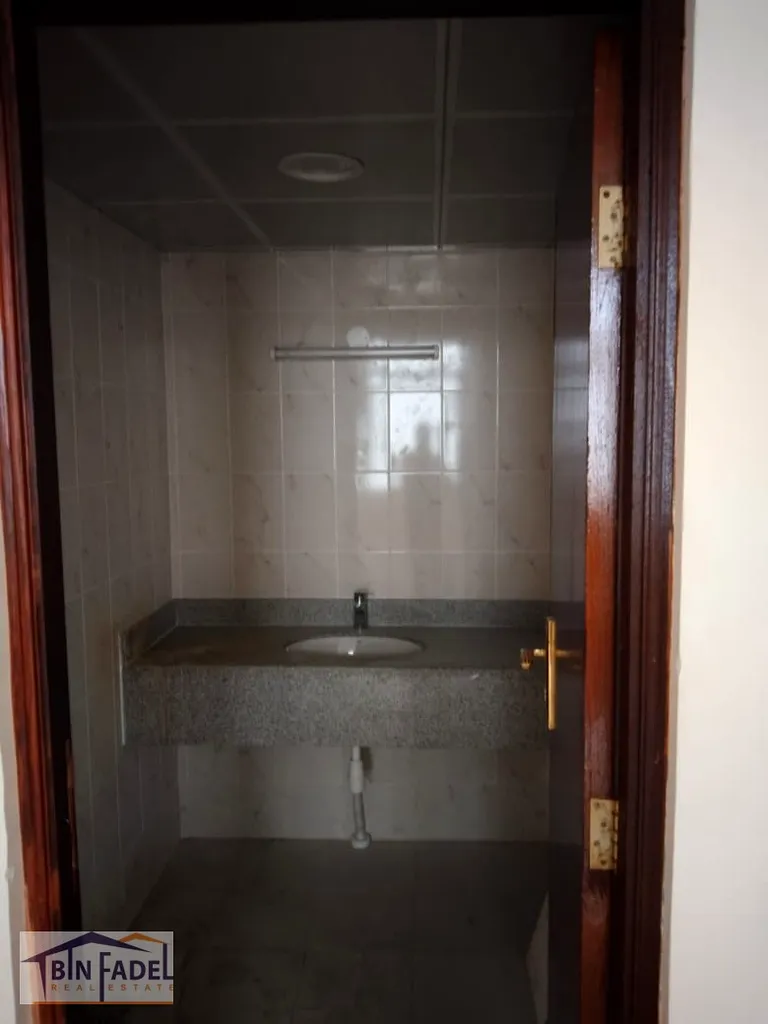 Commercial Floor HUGE COMMERCIAL SPACE FOR RENT IN KHALIFA STREET ABU