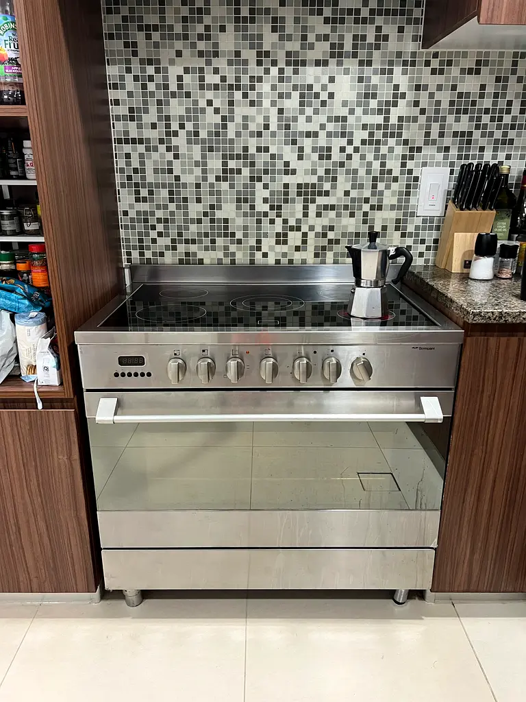 Bompani 5 ring electric cooker