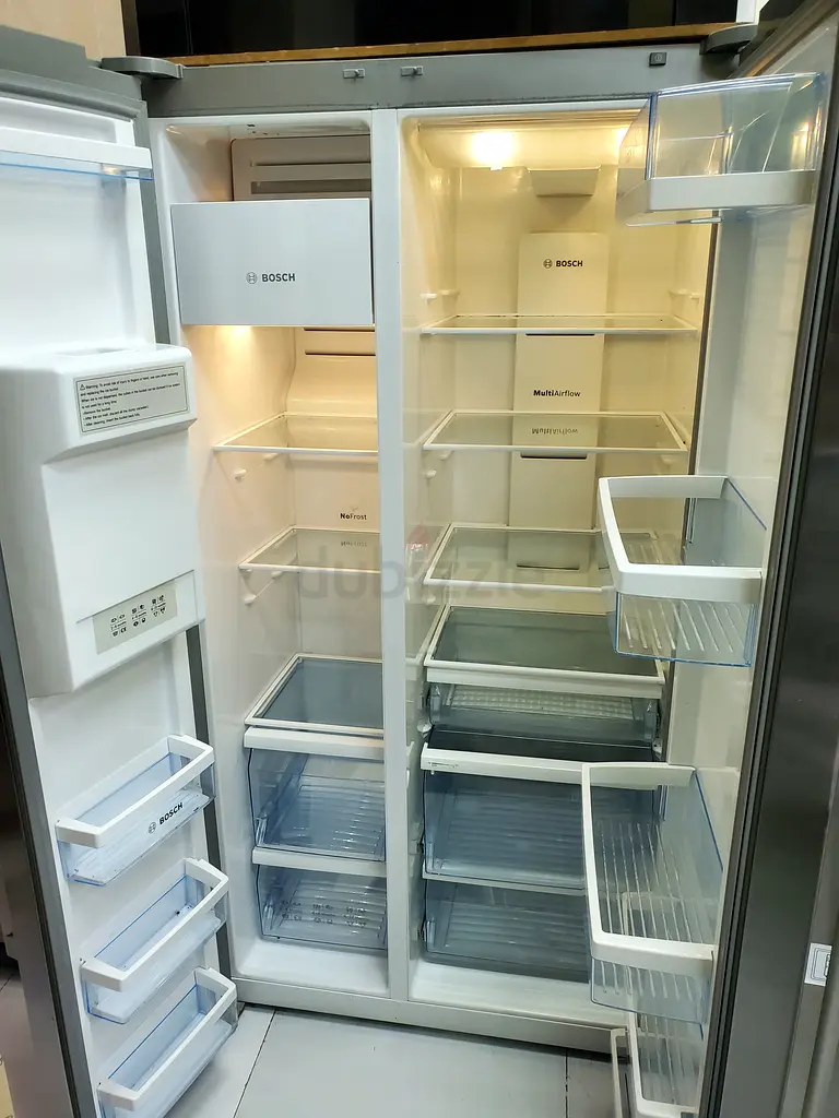 Bosch 8 series side door fridge freezer ice maker water dispansor in