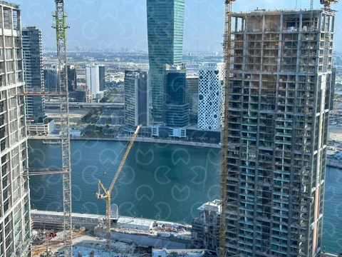 Canal View I Prime Location I High Floor