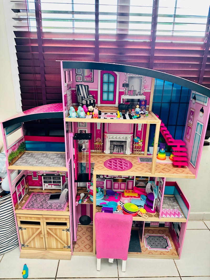 Dollhouse for sale | dubizzle