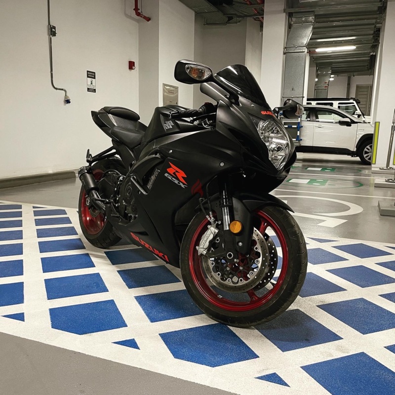 Suzuki GSXR 600 (low mileage)