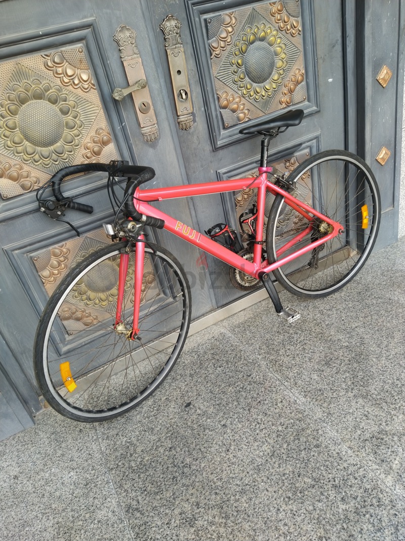 Fuji road touring hybrid bike in perfect condition for sale dubizzle