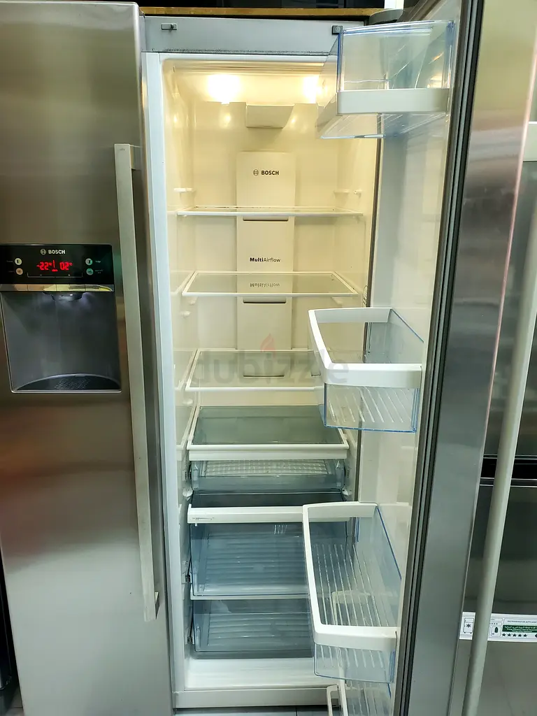 Bosch 8 series side door fridge freezer ice maker water dispansor in