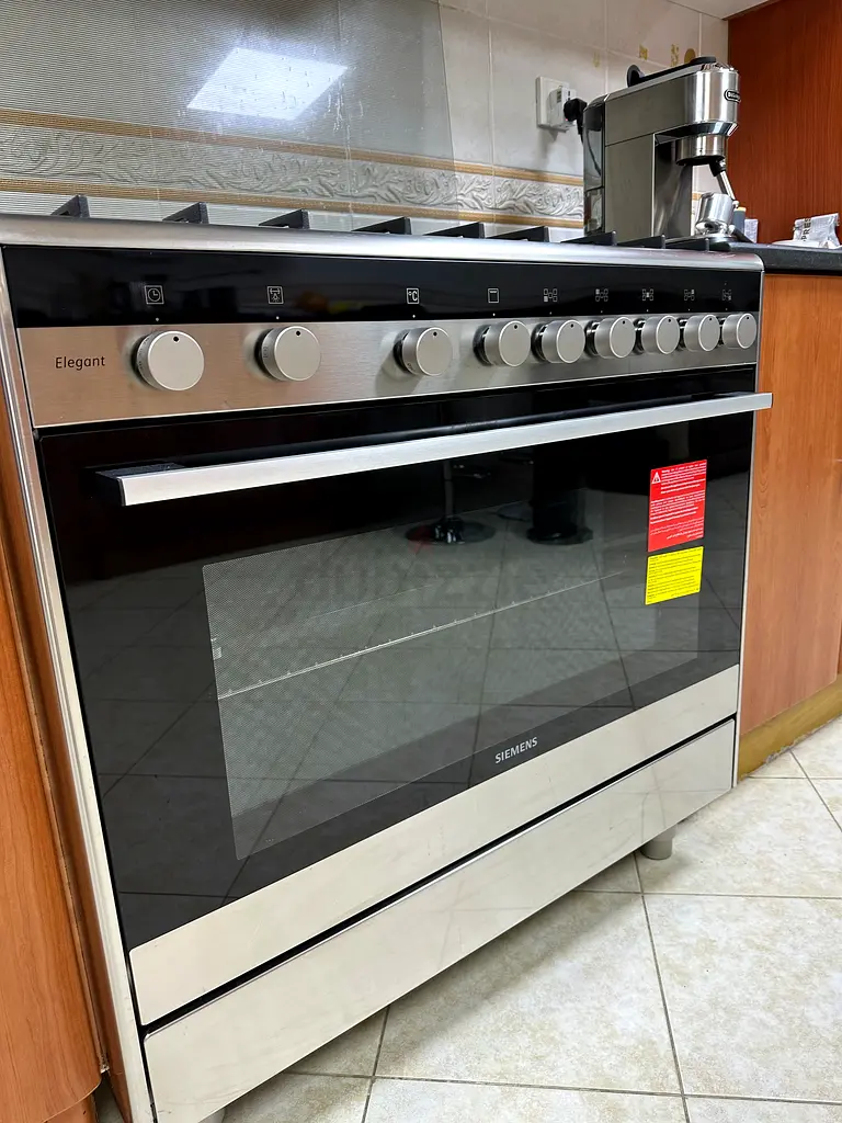 SIEMENS Gas Oven With 5 Cookers