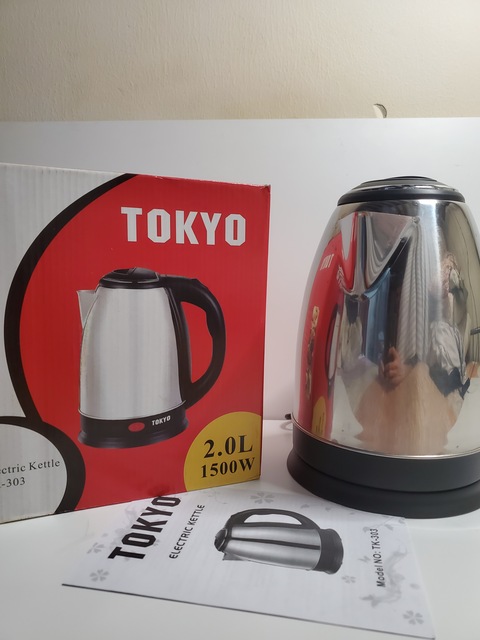 DeLonghi 1.7L Tokyo Red Cordless Electric Hot Water Kettle 3000