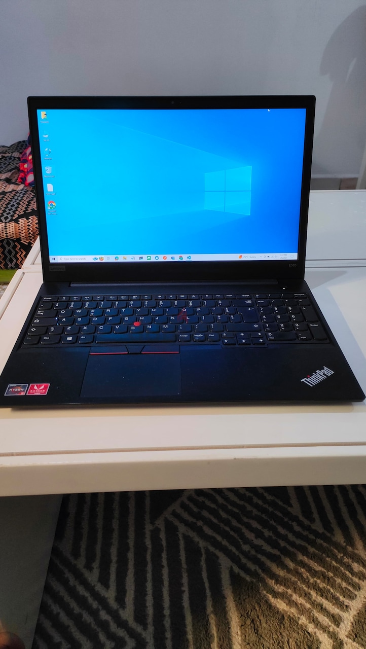 Lenovo ThinkPad E585 - AMD Ryzen 5 2500U with Radeon Vega Mobile