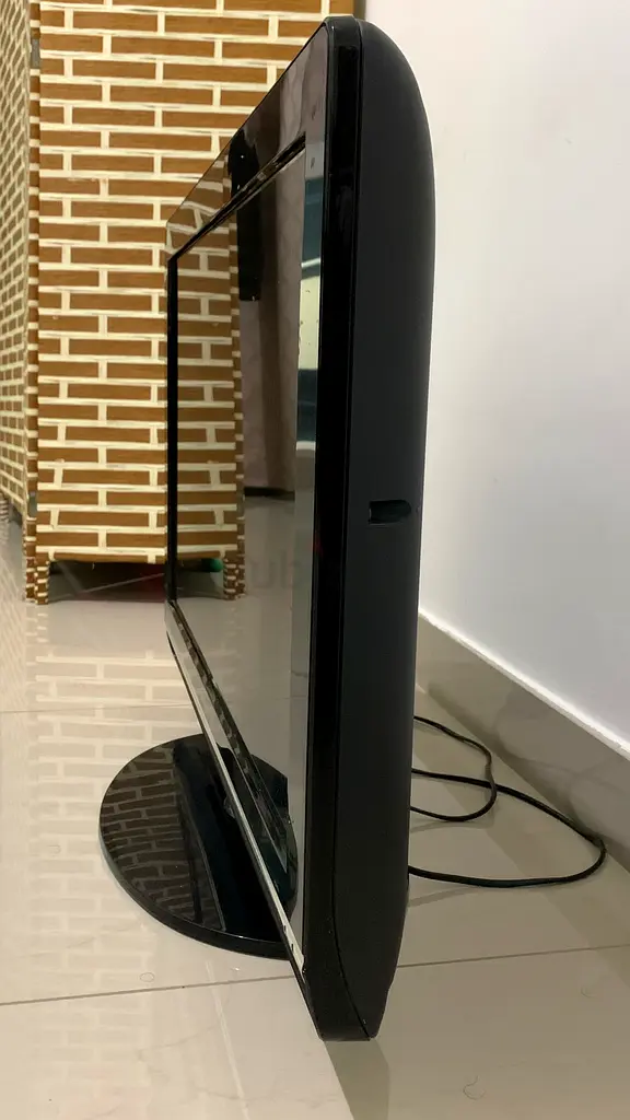 SHARP LCD HDTV FOR SALE