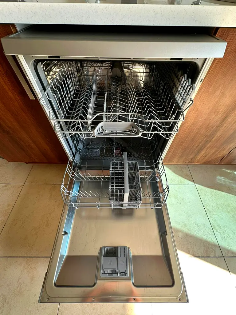 Bosch Dishwasher * Available 25th January