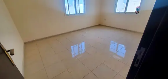 Big Offier 1 Bhk Apartment With Balcony And Split Ac Gas Prime Location In Al Musalla Near Etisalat.