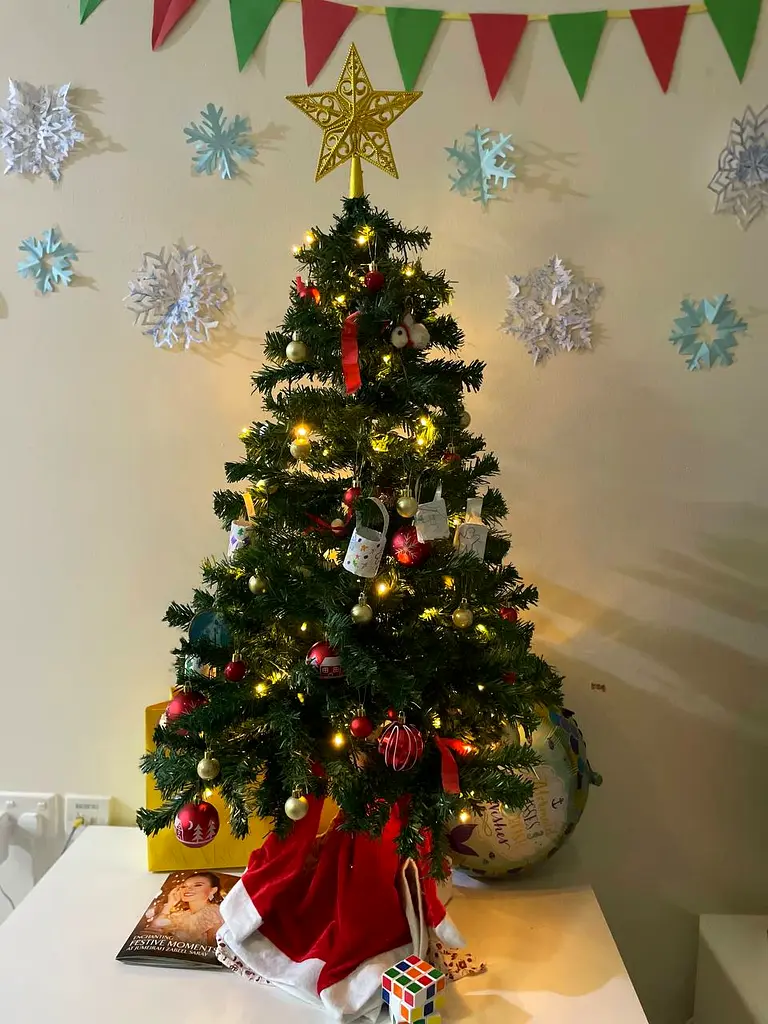 Christmas Tree 5ft Real Pine Needles Artificial Christmas