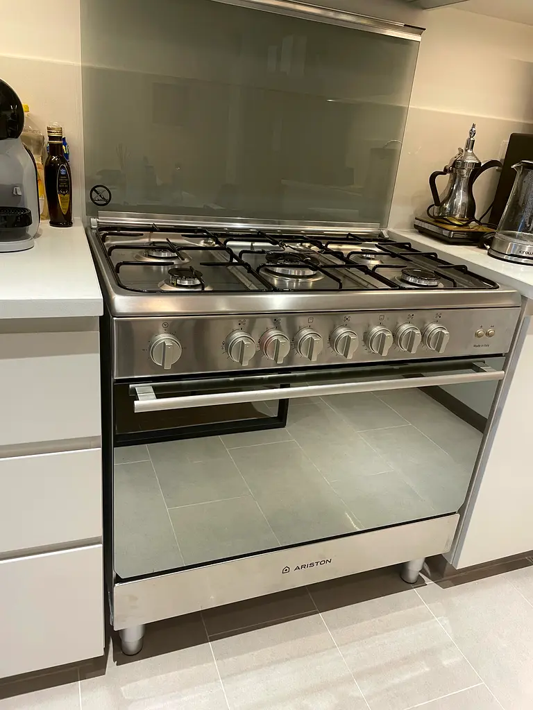Gas oven Ariston