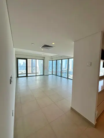 Brand New | Vacant | Luxury | Big Layout