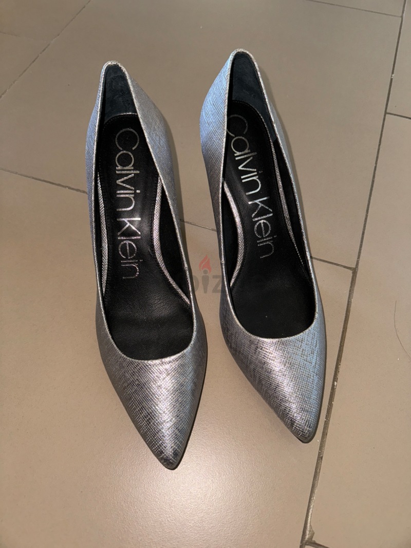 Calvin klein silver clearance pumps