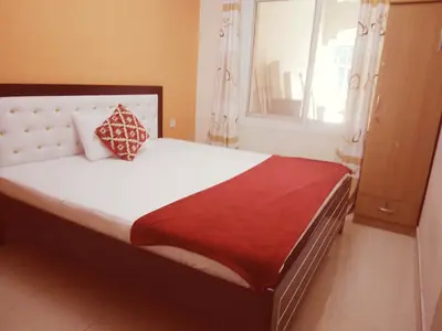 Cozy And Bright Private Room With Window Available in JVC