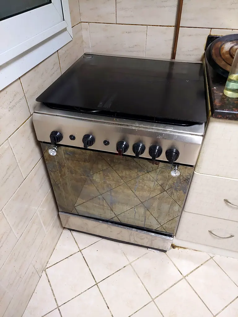 4 Burner Cooking Range
