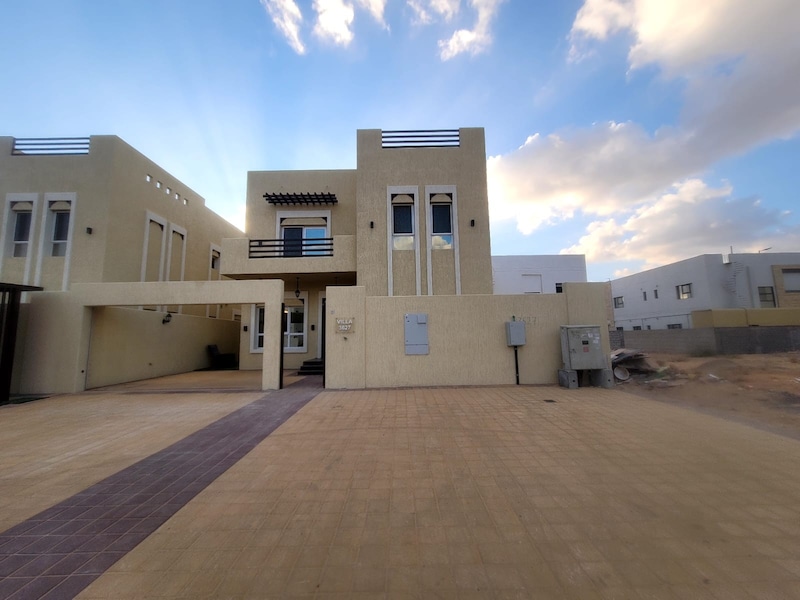 Modern villa with high-end finishing, including electricity and air conditioning, for sale in Ajman