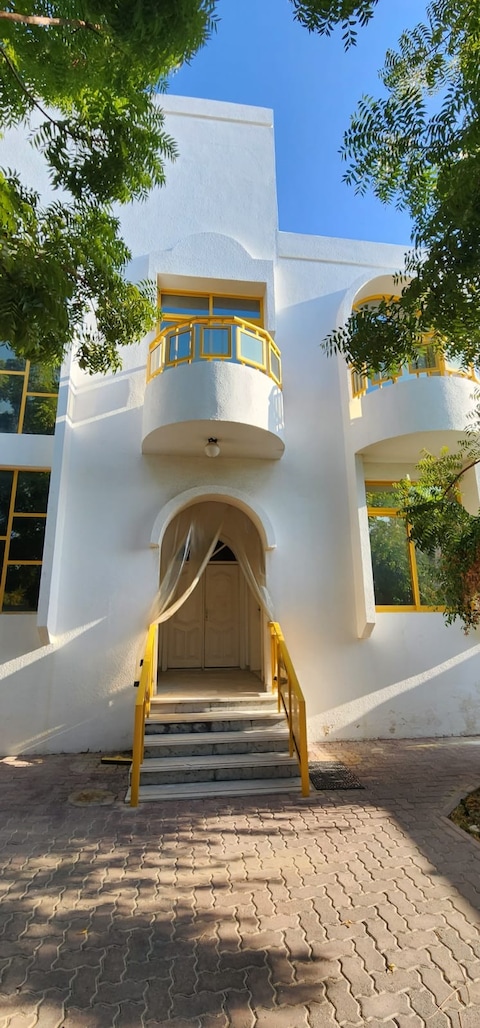 ***lovely-3bhk Duplex Villa Available In Al Hazannah Area***