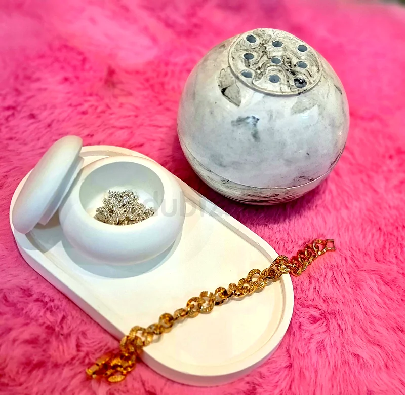 Incense burner to perfume the home63211430884865111