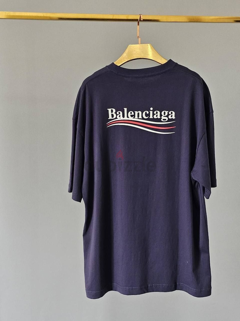 Balenciaga hotsell 2017 shirt