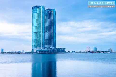 In The Heart Of The City - Strategic Location - Water View