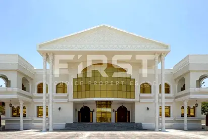 18 Bed Room Villa L Luxury Living Spacioues Spacese L With Pools L Big Garden L Own It Today