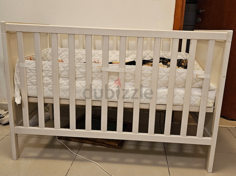 Baby cot sales dubizzle