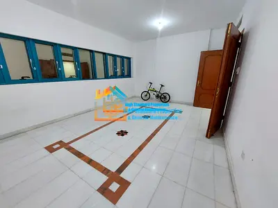 Elegant 3bhk With Spacious Saloon And Kitchen