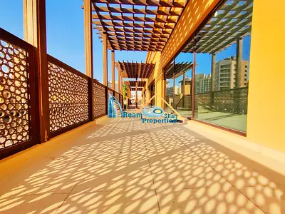 Canal View | Elegant Location | Shell And Core Shop