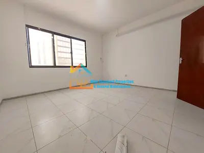 Spacious 1br Apartment Split Ac/big Hall/closed Kitchen/hamdan Street