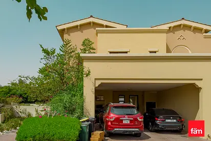 Bigger Plot/ Vacant/ Single Row