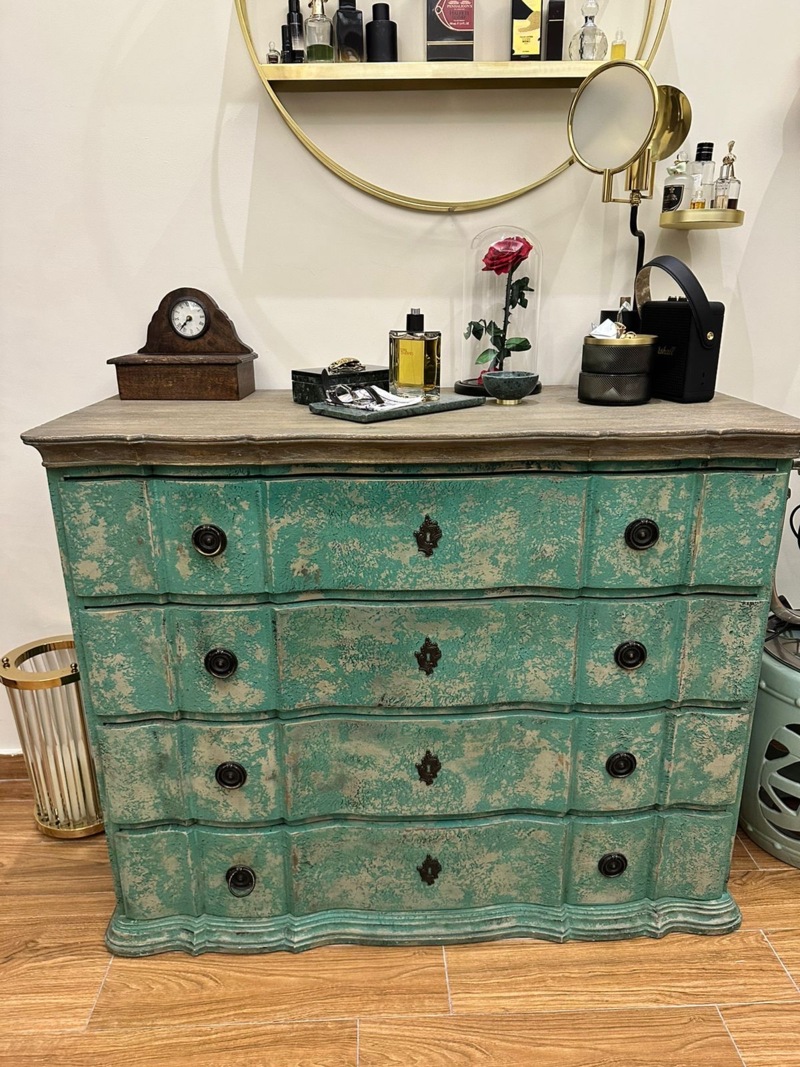 Old store style dresser