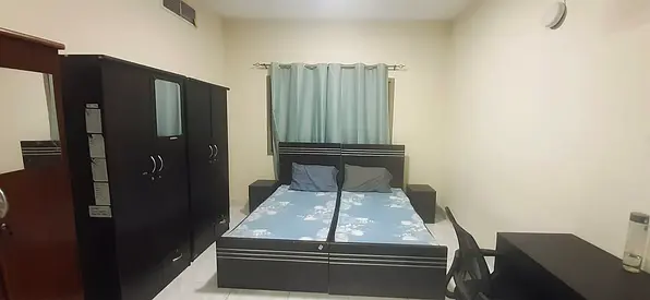 Spacious room for couple or ladies . Available now