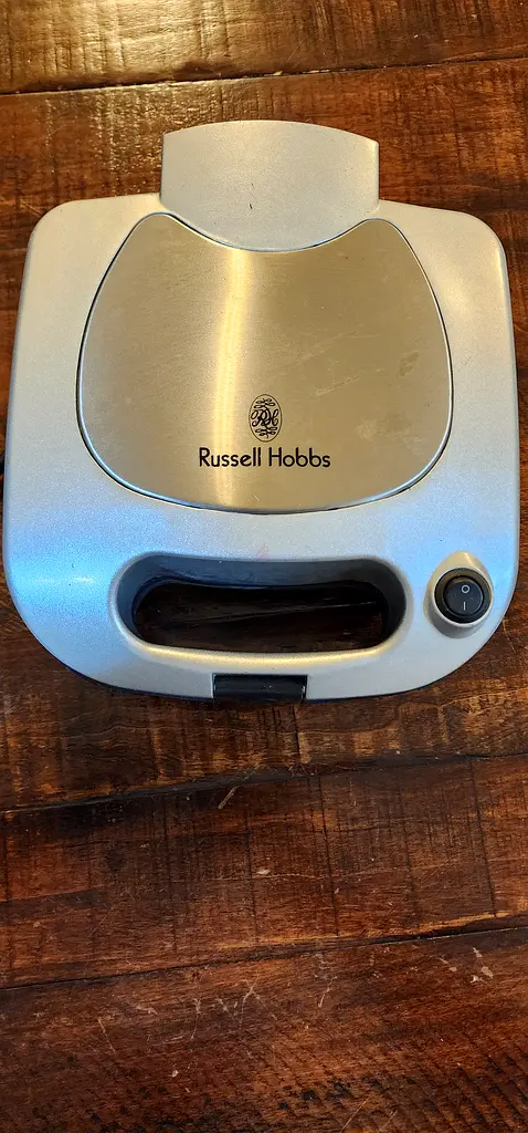 Russell Hobbs Sandwich Maker 700 watts