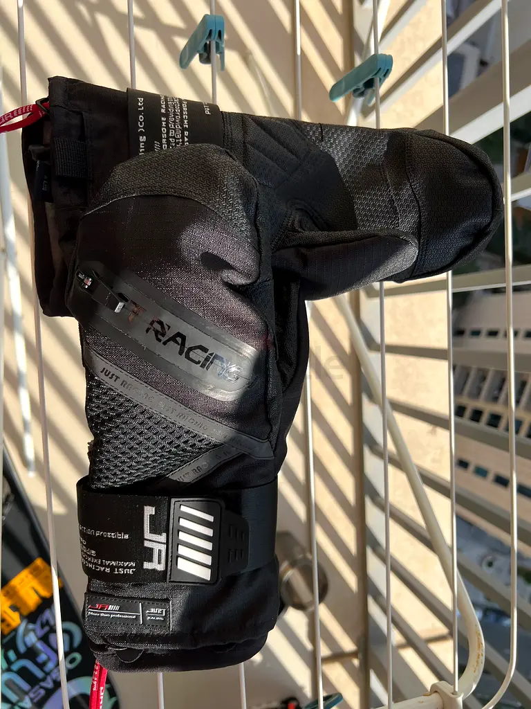 Snowboard Mittens with wrist guards