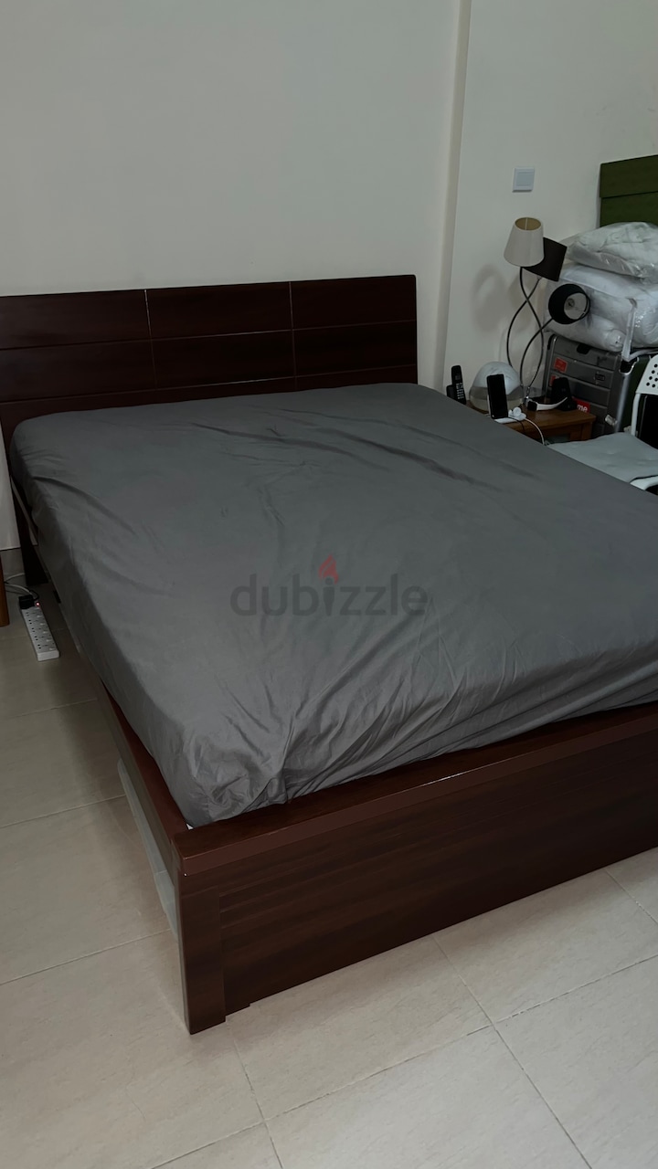 Queen size bed store and mattress sale